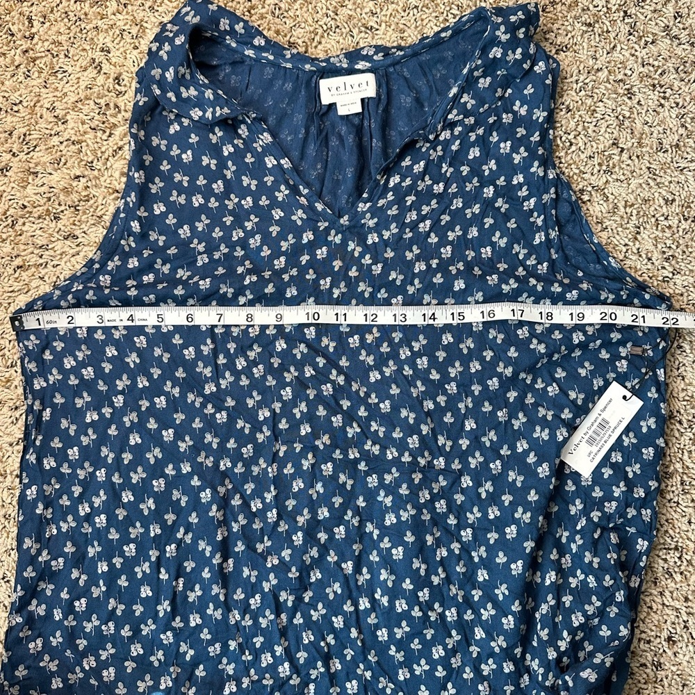 Velvet Women's Blue Floral Top, size L - Picture 2 of 4